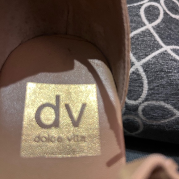 Dolce Vita Cork effect, Thong Wedge Sandal with gold accents, Never Worn… - Picture 11 of 14